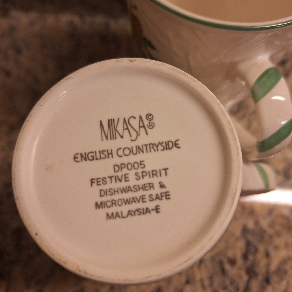 Vintage Mikasa Coffee Mugs~Festive Spirit~English Countryside~Tea Cups~Christmas - Picture 10 of 13